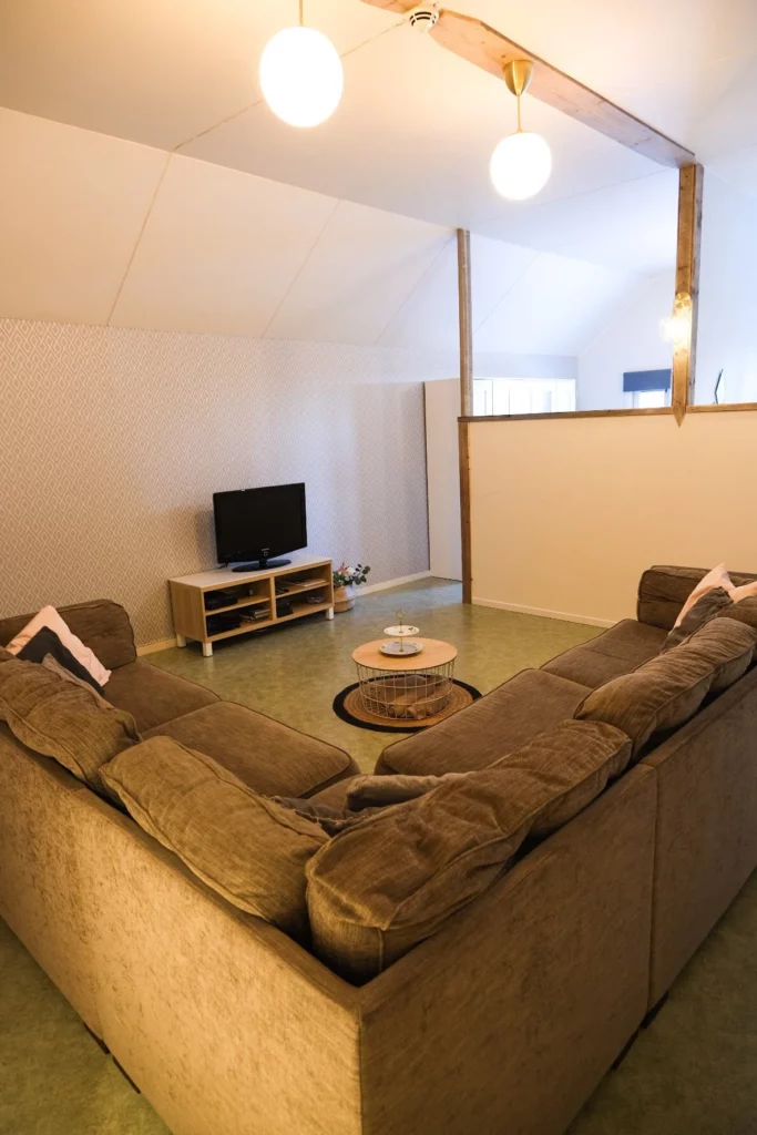Lounge onder het dak bij The Mangévie